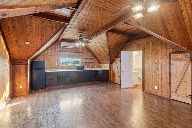 Foto del edificio - 24369 Bingham Creek Rd