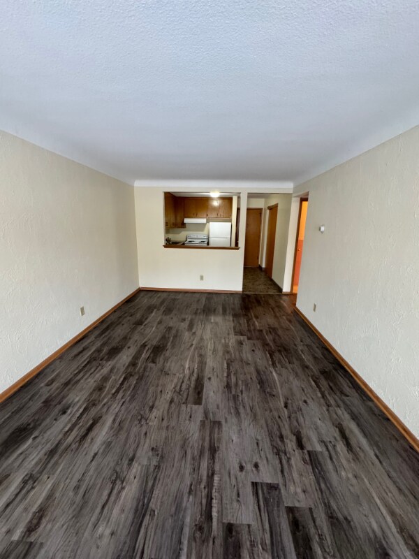 Foto del edificio - 556 Jenks Ave E