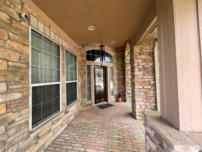 Building Photo - 23606 Rollinford Ln
