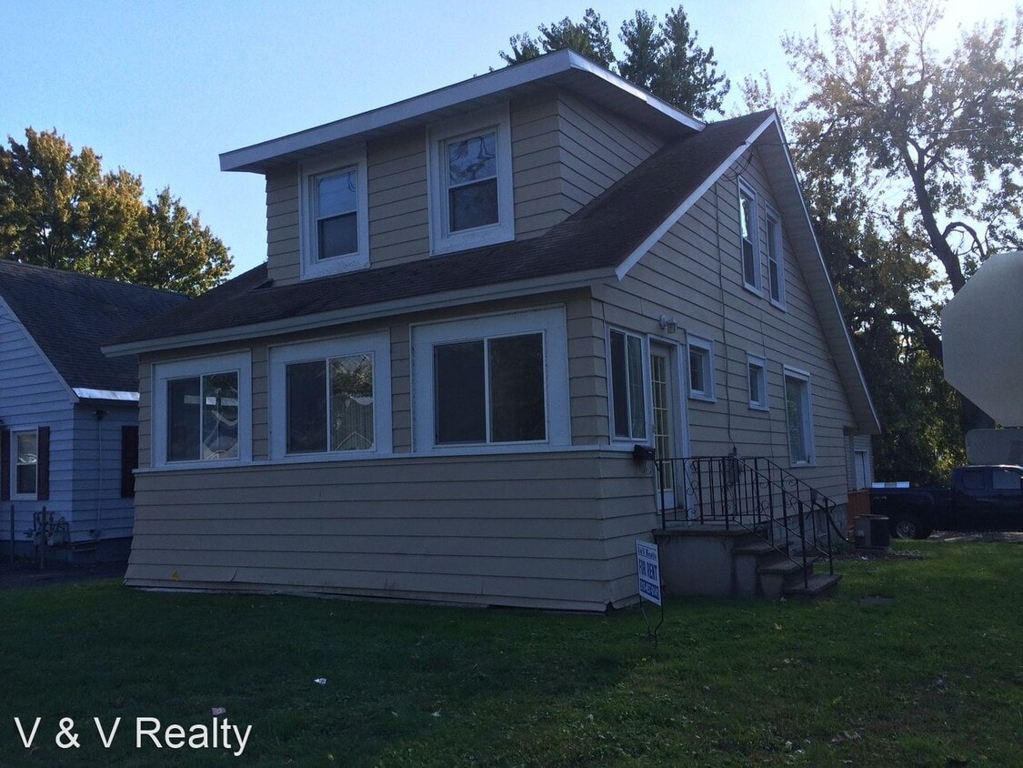 127 Beechwood Ave, Liverpool, NY 13088 House Rental in Liverpool, NY