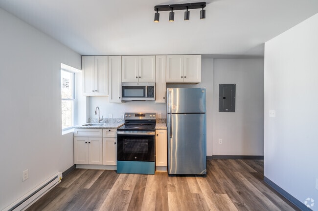 3BR, 1BA - 700SF - Kitchen - 711-719 49th St NE