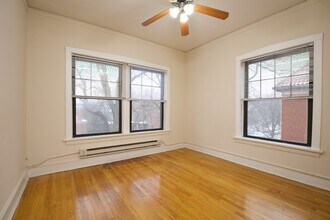 Building Photo - 1305 Oak Ave
