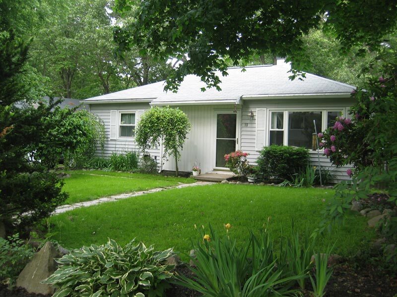 Primary Photo - 10 Mollusk Dr