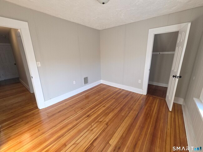 Foto del edificio - 250 Bassett St