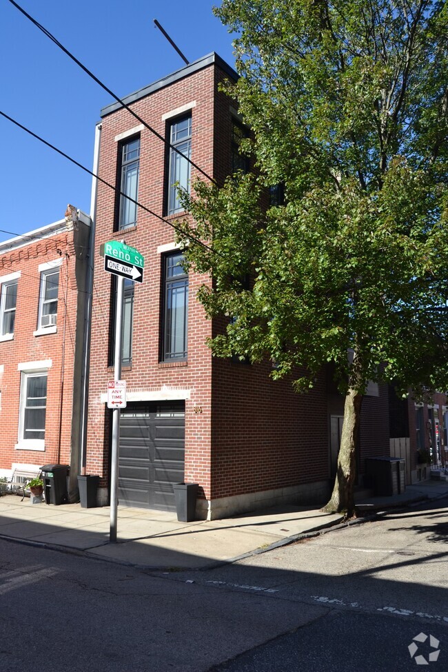 Building Photo - 816 N Pennock St