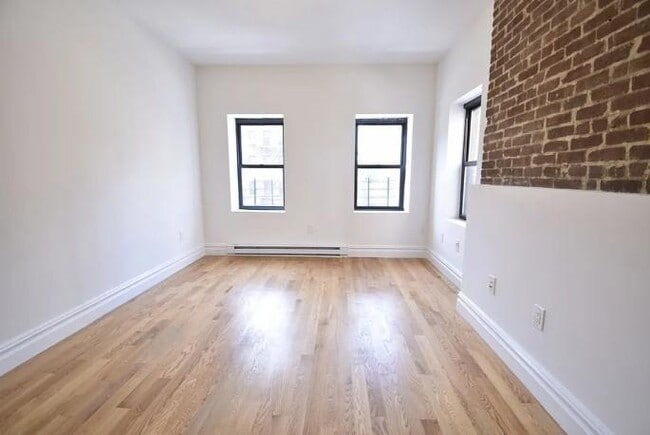 Building Photo - 2 bedroom in New York NY 10019