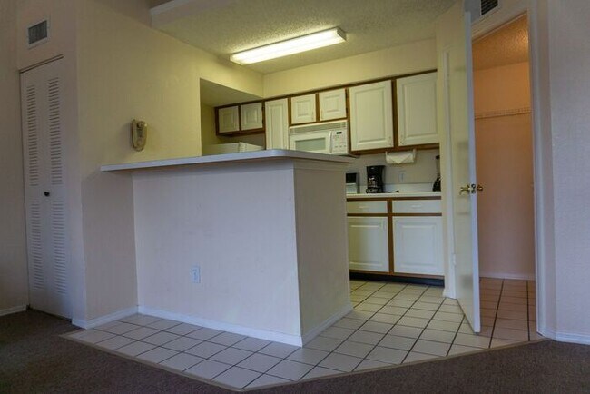 Building Photo - 4104 Enchanted Oaks Cir
