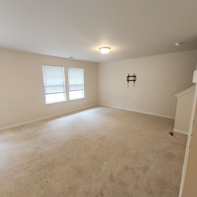 Foto del edificio - 4 Bedroom House with Double Garage FOR REN...