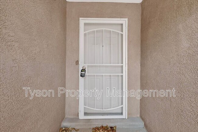Foto del edificio - 5905 Night Whisper Rd NW
