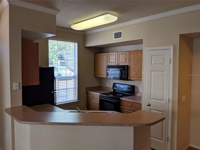 Building Photo - 5570 Rosehill Rd