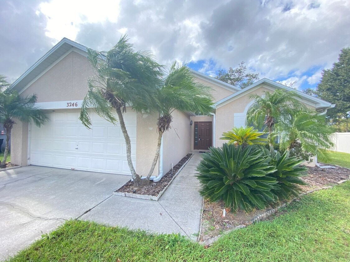 Foto principal - View this home today and Move in July 3rd!...