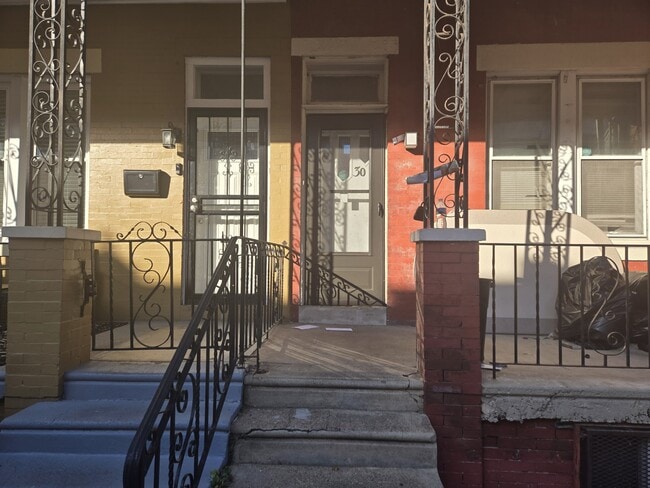 Foto del edificio - 30 N Dewey St