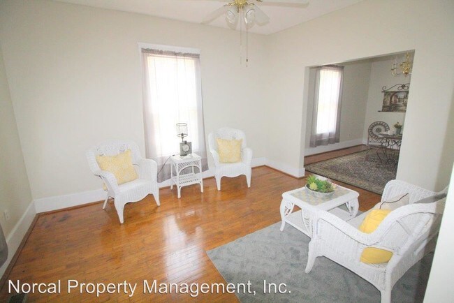 Building Photo - 3 br, 1 bath House - 102 S Myrtle Avenue