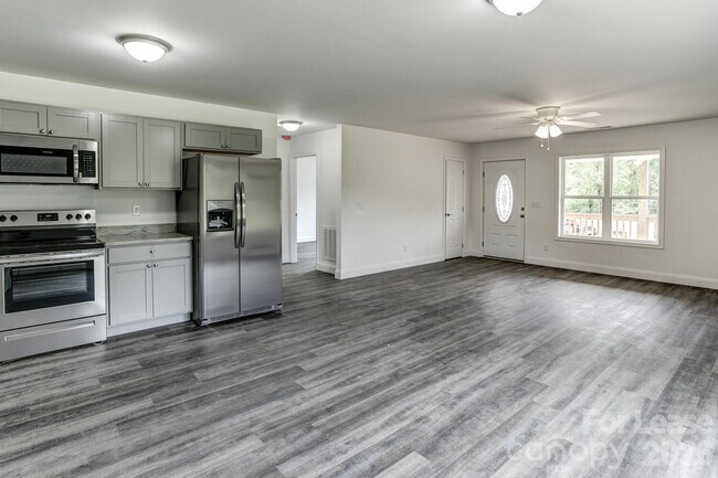 Foto del edificio - 119 Quinn Hill Ln
