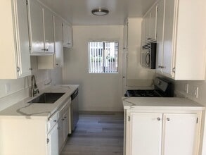 Building Photo - 408 N Venice Blvd