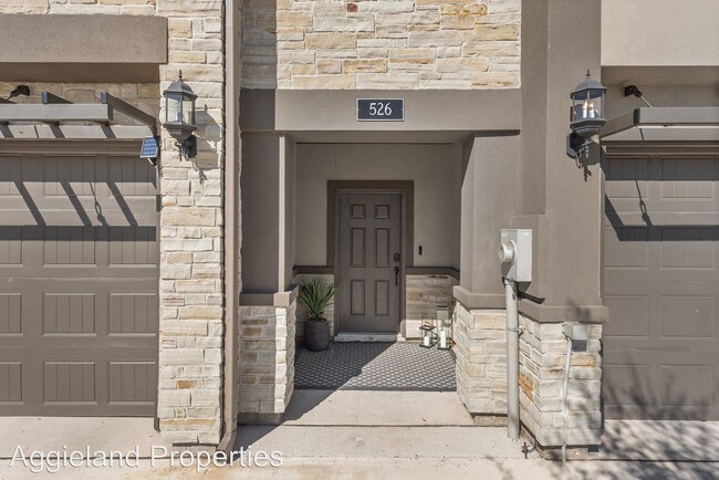 Building Photo - 4 br, 4.5 bath House - 552 Hayes