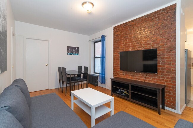 Foto del edificio - 331 E 92nd St