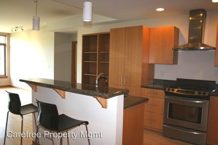 Building Photo - 7910 SW 31st Ave