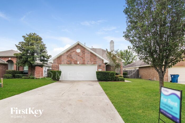 Foto principal - 18490 Sunrise Pines Dr
