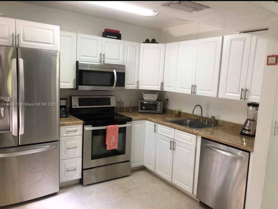 Primary Photo - 11525 NW 10th St