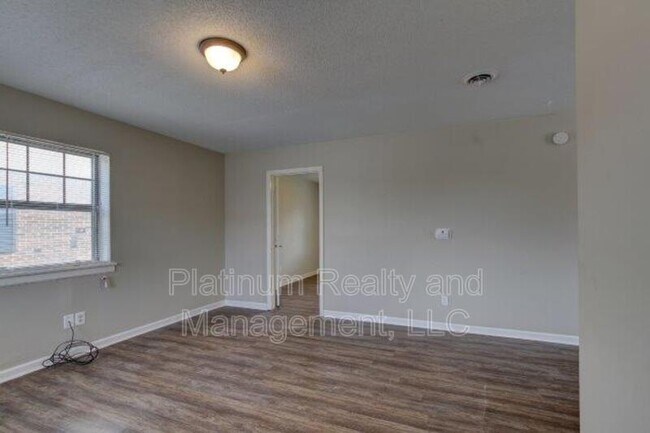 Foto del edificio - 404-414 Thompsonville Ln