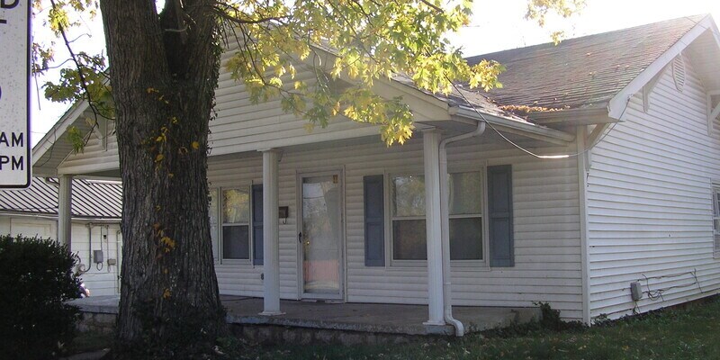 Primary Photo - 857 E 11th Ave