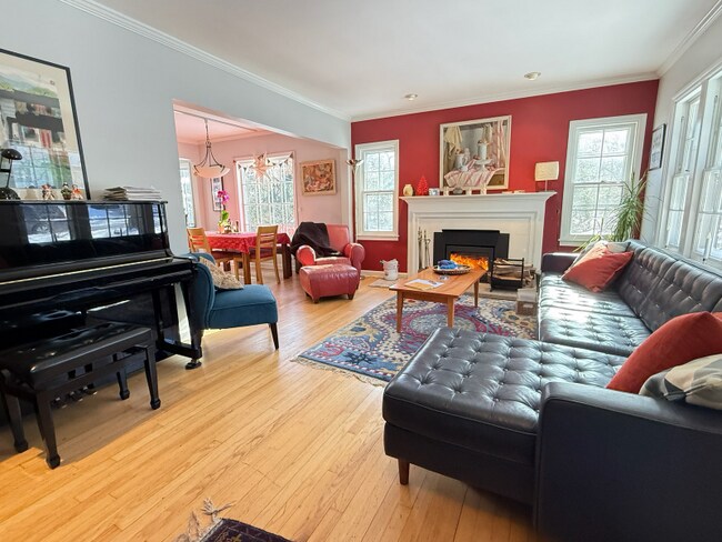 Foto del edificio - 1223 Dartmouth Rd