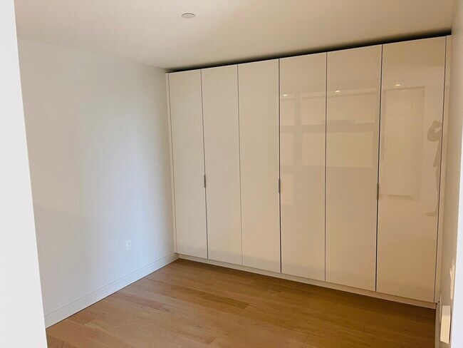 Foto del edificio - 135 Seaport Blvd