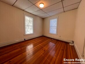 Building Photo - 86 Prentiss St
