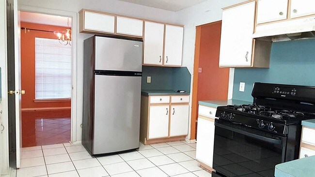 Building Photo - 8947 Westplace Dr