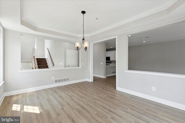 Foto del edificio - Spacious Townhome with 4 Bedrooms and 3.5 ...