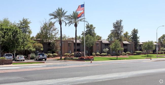 Building Photo - Camelback Terraces