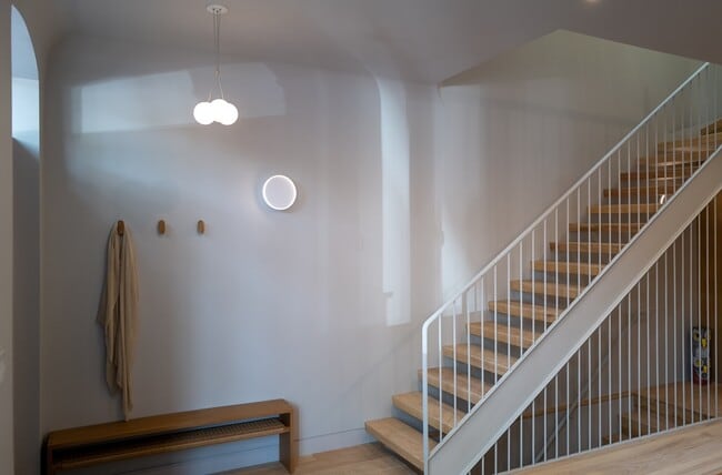 Building Photo - 375 6th Ave