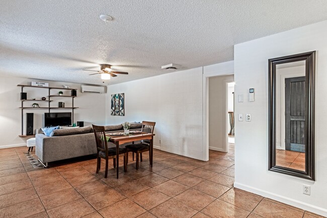 Building Photo - Fully Remodeled 3BR/1BA in the Heart of Bend
