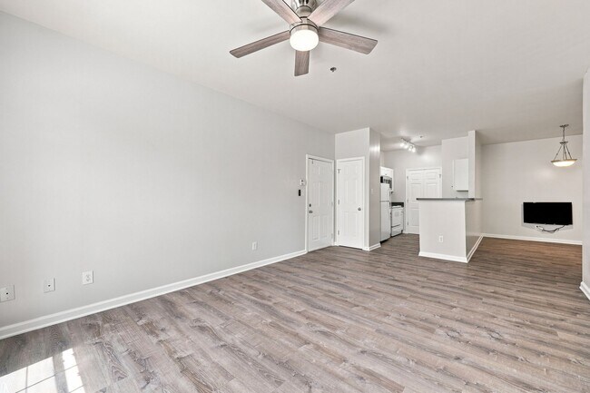 Foto del edificio - 270 Riverbend Dr