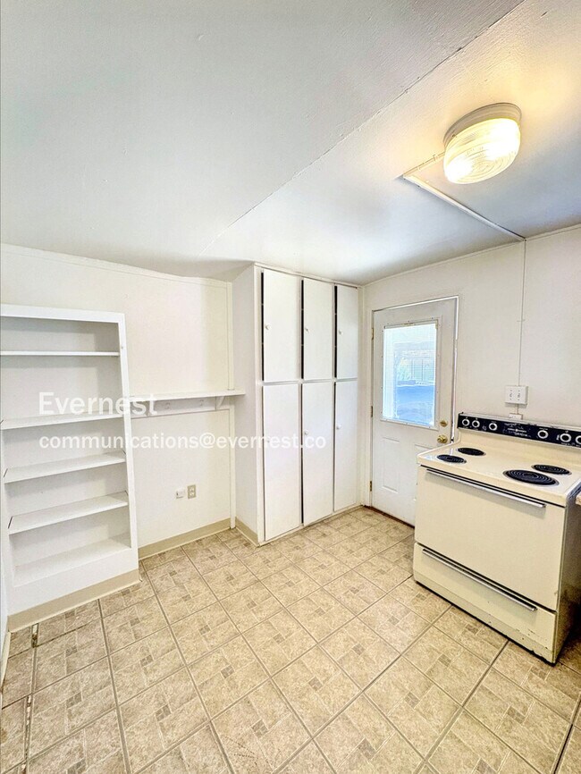 Foto del edificio - 43410 SE N Bend Way
