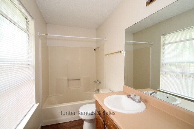 Foto del edificio - Dreamy Three-Bedroom - 1st month free with...