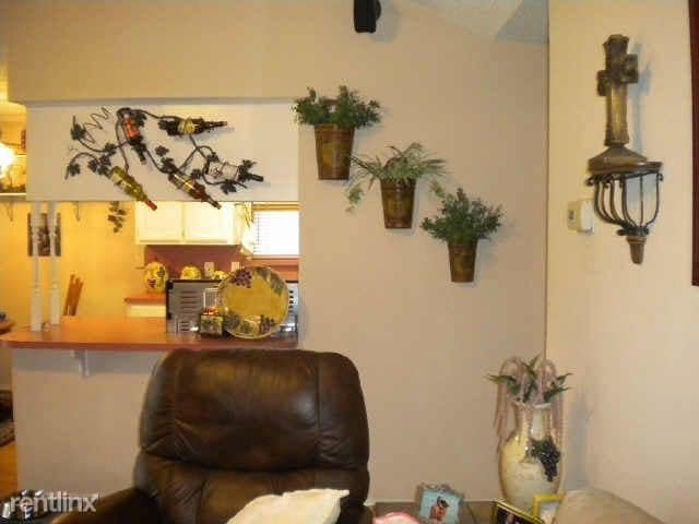 Building Photo - 3 br, 2 bath House - 4400 Lakeview Drive