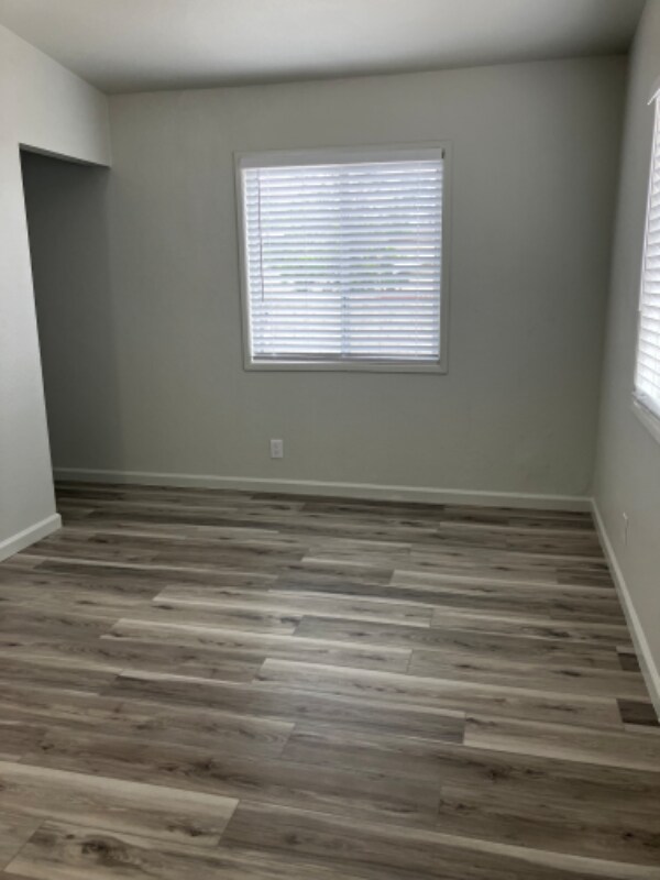 Foto del edificio - 730 S Eastern Ave