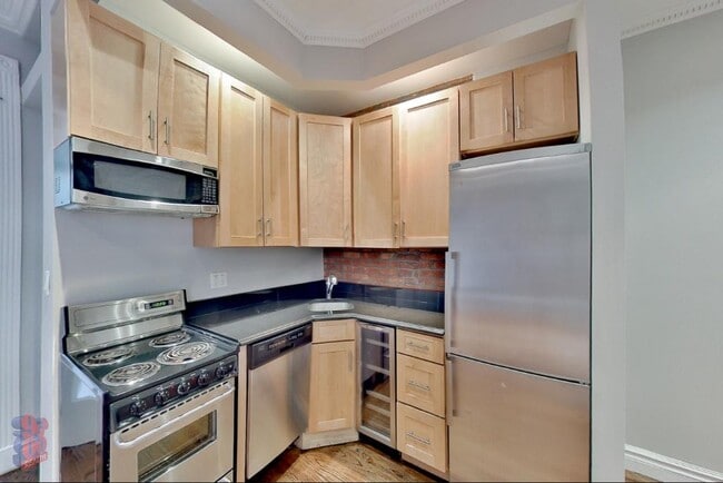 Foto del edificio - 330 E 35th St