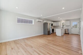 Building Photo - 8 Legacy Ln