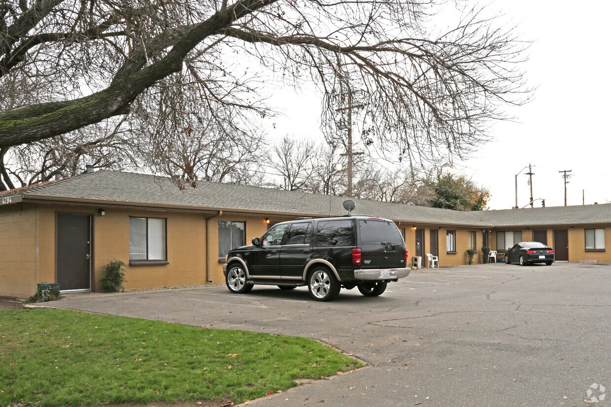 Foto del edificio - 4794 E Austin Way