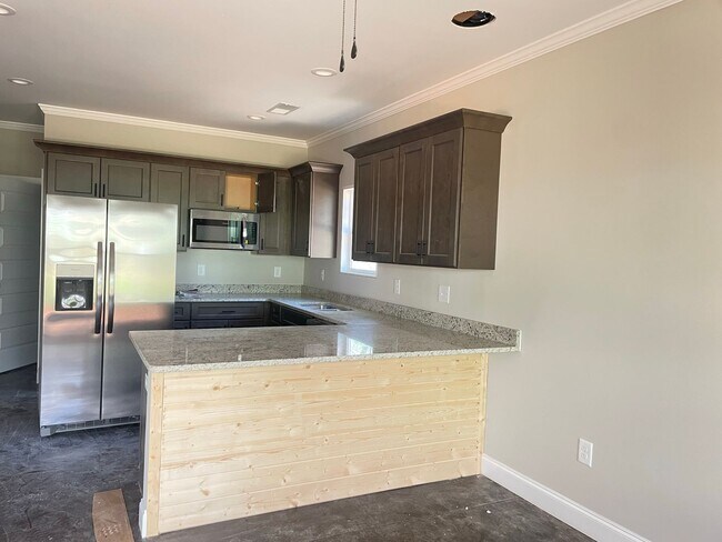 Building Photo - Two Bedroom Cottage