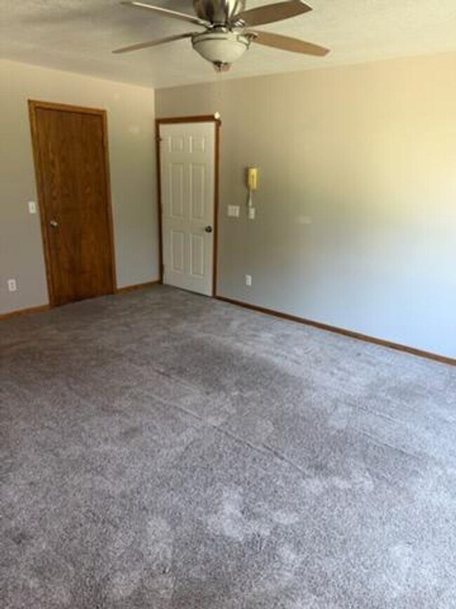 Foto del edificio - 513 E Ave. E.