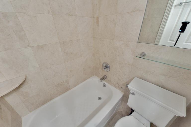 Foto del edificio - 420 E 9th St