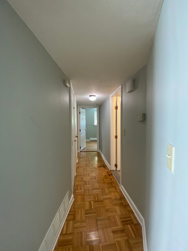 Building Photo - 21 Weymouth Ave
