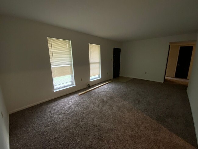 Foto del edificio - 3 Bedroom/1.5 bathroom Duplex