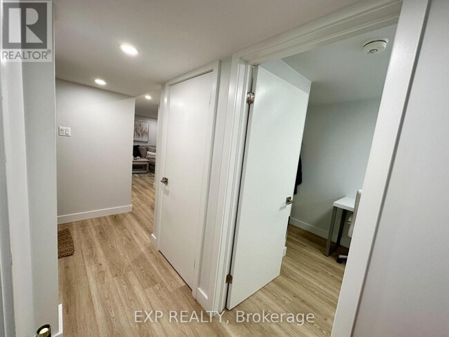 Building Photo - 44 Sherry Ln