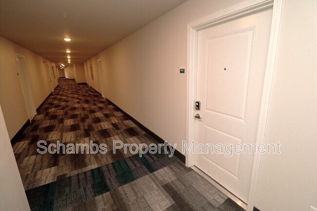 Building Photo - 2402 Gathering Sq Ct