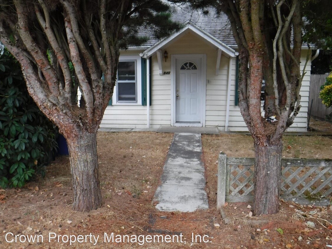 Primary Photo - 2 br, 1 bath House - 840 Marks Dr NE